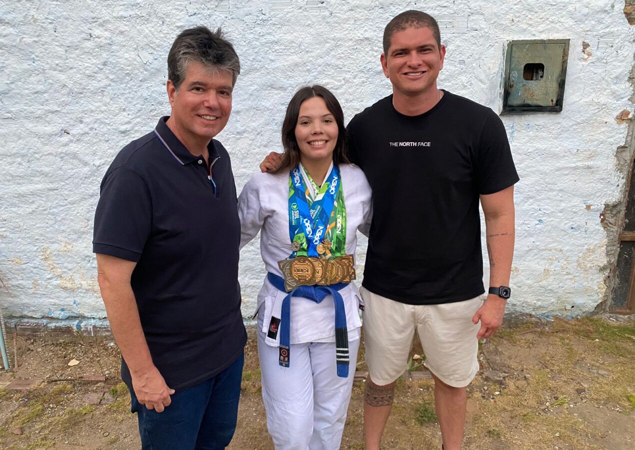 Atleta paraibana apoiada por Ruy conquista 3 medalhas de ouro durante competição internacional em Brasília