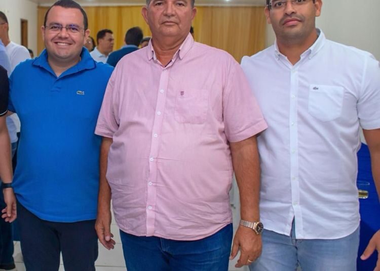 Carlos Magno participa do evento de lançamento da pré-candidatura de Jailson Fernandes à Prefeitura de Itapororoca