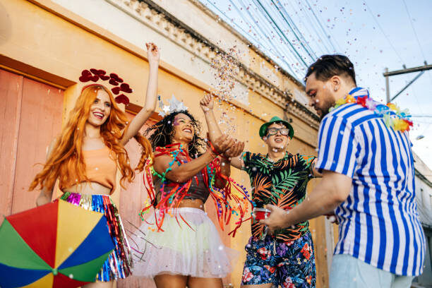 Vai cair na folia? Confira dicas para curtir o carnaval com saúde e segurança