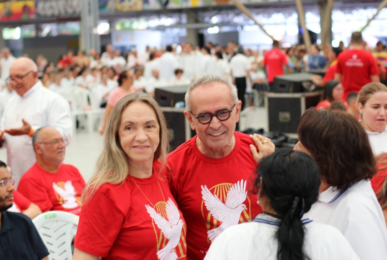 Celebração de Pentecostes reúne milhares de fiéis e prefeito Cícero Lucena destaca momento para alimentar a fé