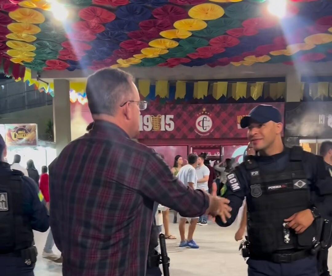 Sargento Neto visita agentes que garantem segurança do Parque do Povo no Maior São João do Mundo