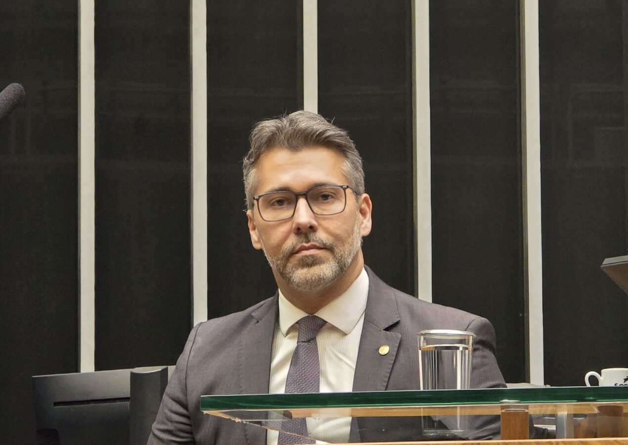 Leonardo Gadelha toma posse na Câmara Federal: “Regulamentação de novas tecnologias, formação técnica e a defesa da Paraíba estão entre as prioridades da minha atuação”