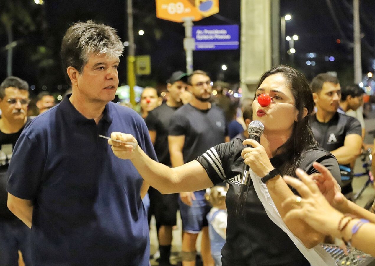 Ruy garante apoio aos profissionais de educação física durante protesto contra taxas abusivas de academias em João Pessoa