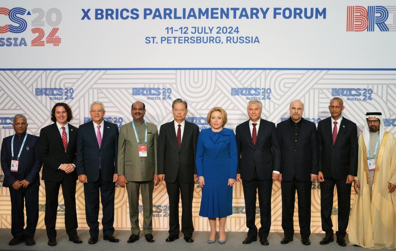 Veneziano representa o Congresso Nacional no Fórum Parlamentar do BRICS em São Petersburgo, na Rússia, para debater interesses multilaterais