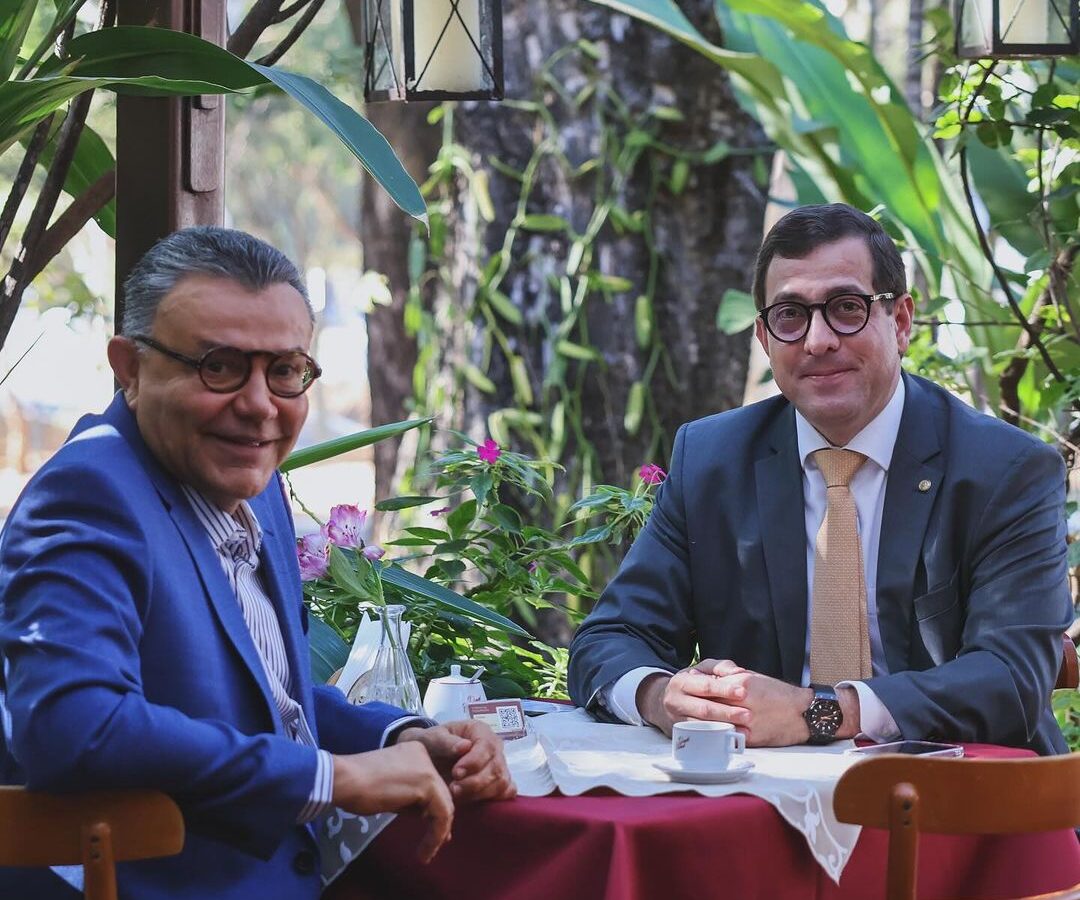 Em reunião com presidente nacional do PSB, Gervásio Maia discute projetos e cenário político na Paraíba