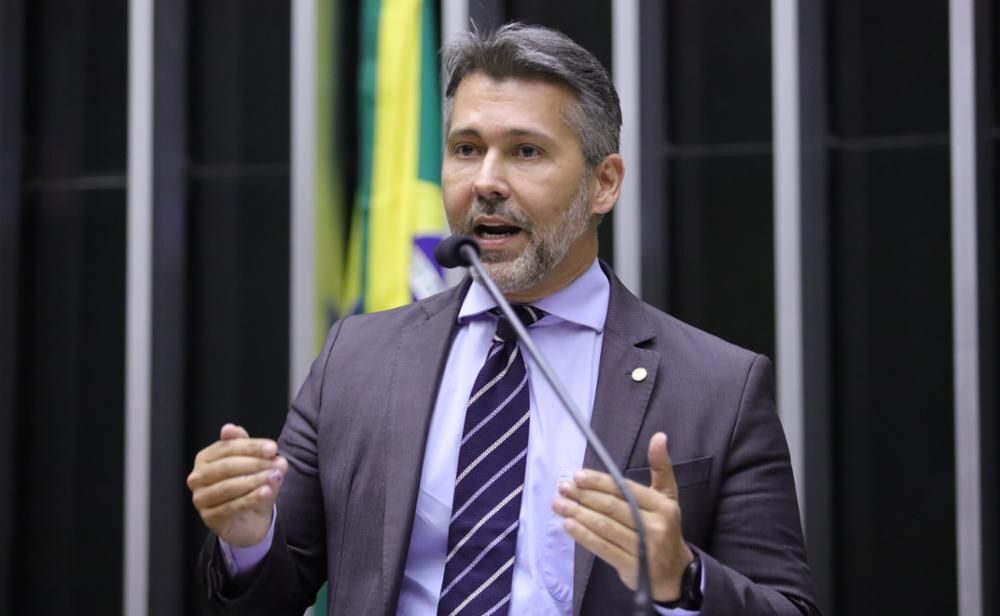 Leonardo Gadelha defende regulamentação de novas tecnologias e criação de Observatório de Inovação no Congresso