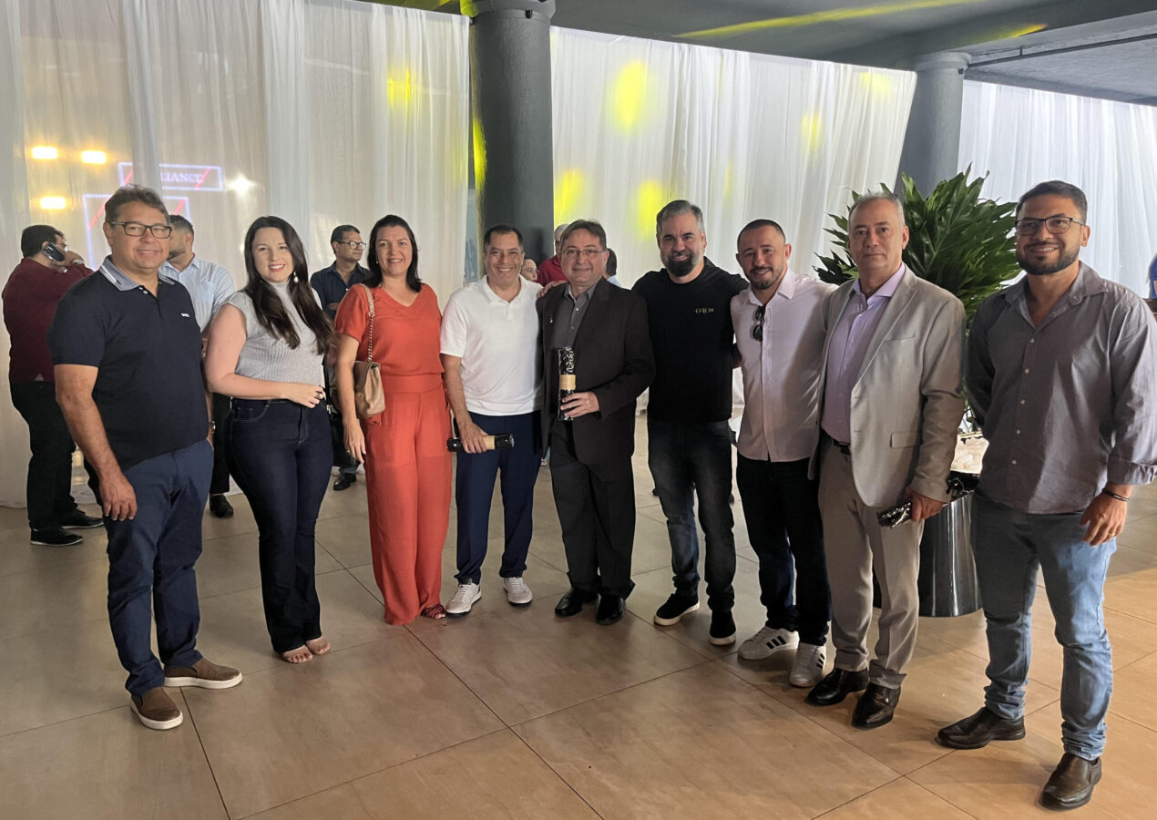 Presidente do Creci-PB prestigia evento de fomento ao mercado e homenagens a corretores e imobiliárias