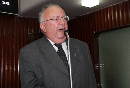 Ex-senador Carlos Dunga sugere nome de Alcindor Vilarim para vice de Bruno Cunha Lima, em Campina