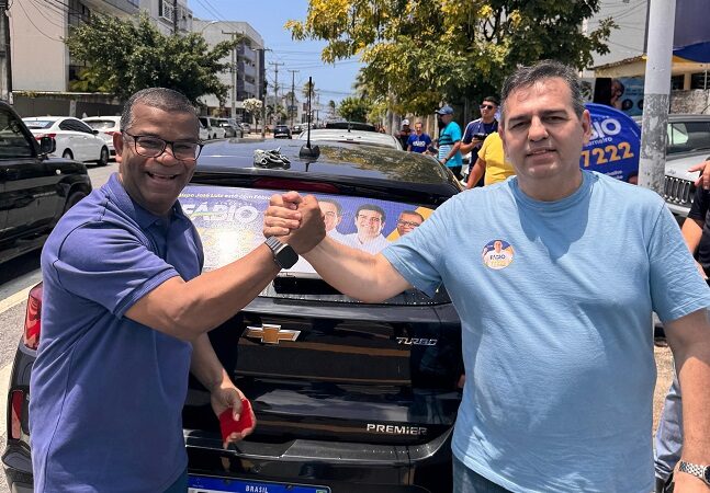 Fábio Carneiro participa de caminhada com Cícero, vai a adesivaço ao lado do vereador Bispo José Luiz e recebe apoio de lideranças na capital