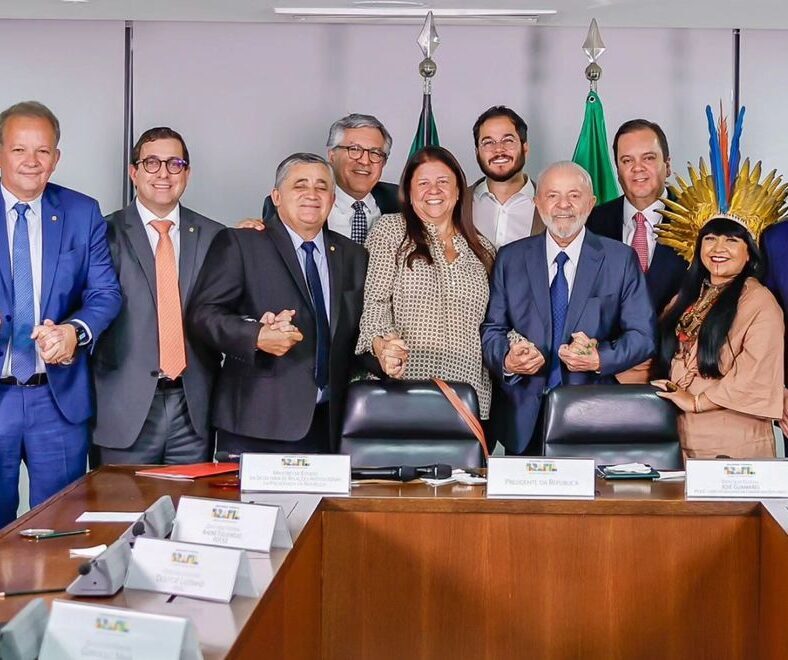 Gervásio participa de reunião de líderes com presidente Lula que tratou pautas do Congresso