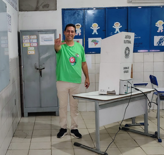 VÍDEO: Léo Bandeira derrota Marcelo Monteiro e é reeleito com 52,50% dos votos, em Lucena