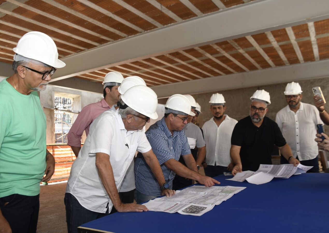 Prefeito, secretários e presidente da CMJP visitam obra da nova sede