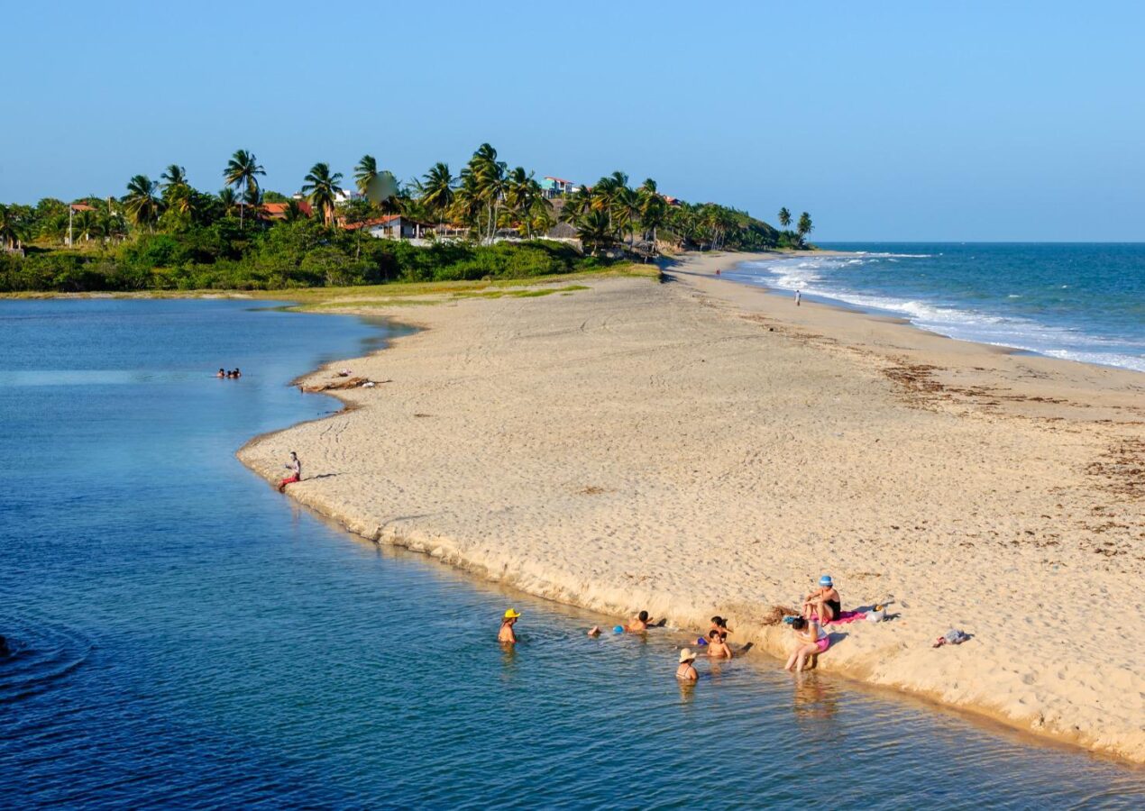 Praias da cidade de Conde apresentam boas condições e qualidade para banhistas, aponta Sudema