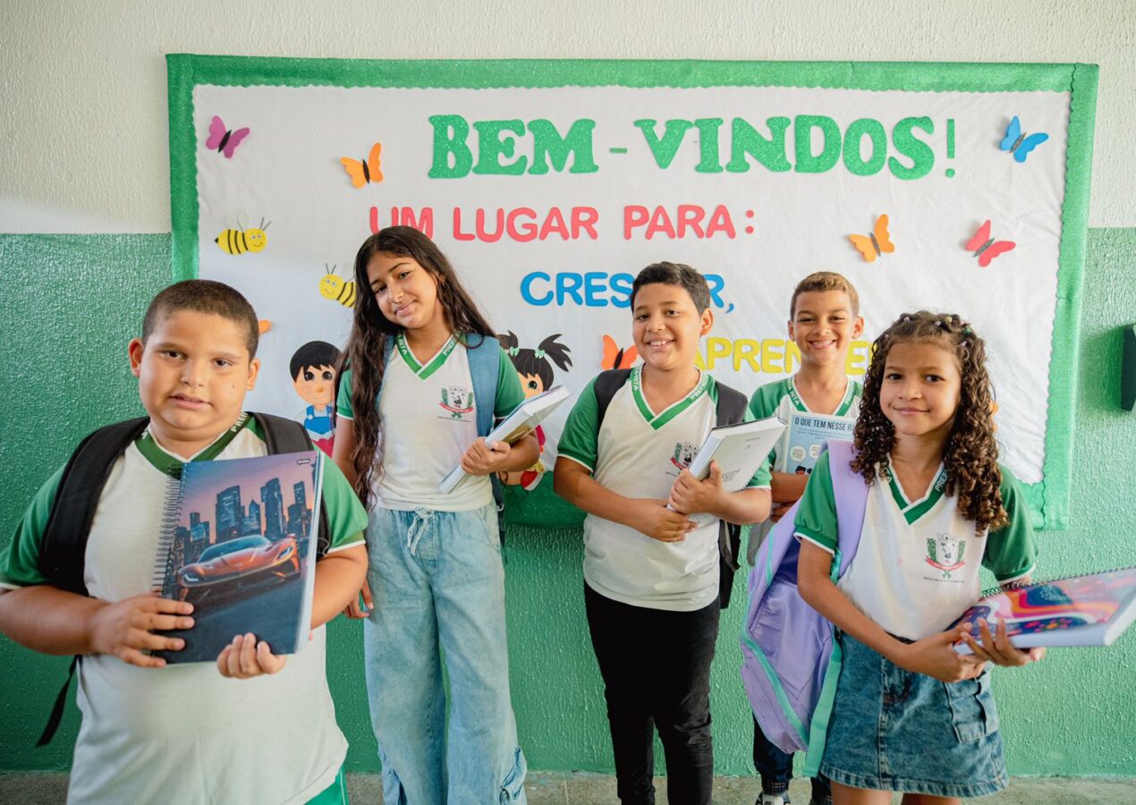 Prefeitura de Santa Rita inicia ano letivo de 2025 com entrega de kits escolares e reforço nas ações da Caravana da Educação