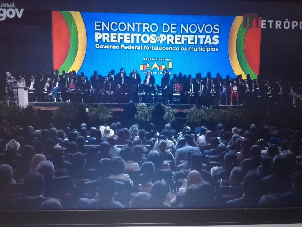 Léo Bandeira participa de Encontro com Novos Prefeitos e Prefeitas do Brasil, em evento aberto nesta terça-feira (11) pelo presidente Lula, em Brasília